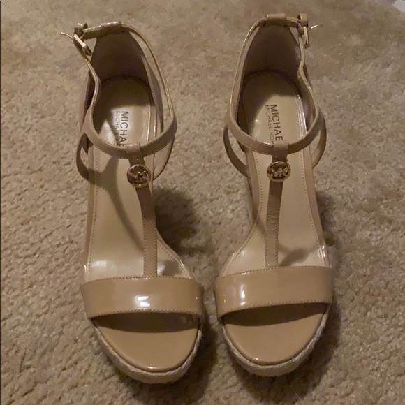 MK Wedges - Picture 1 of 4